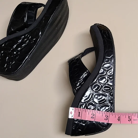 Corkys Shark wedge sandals size 7 - Picture 10 of 10